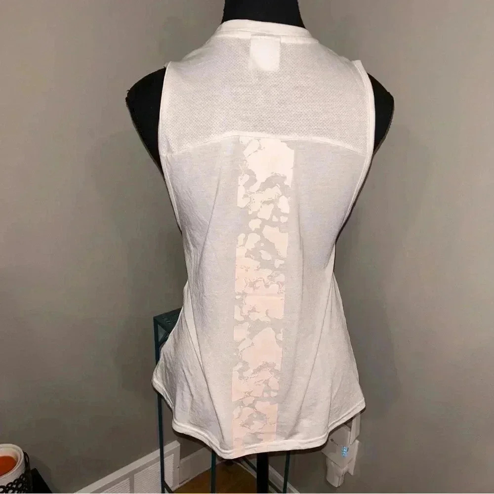 Gymshark  Tank - Picture 2 of 5